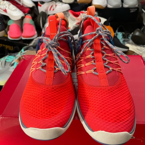 Womens NIKE FREE VIRITOUS Orange Trainers 725060 600 Size 7 - Picture 2 of 5